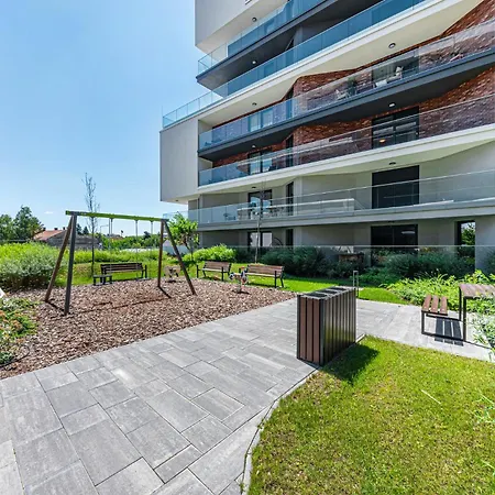 아파트 Zenit Sunrise Oasis -garage, Balcony & Smart Tv *