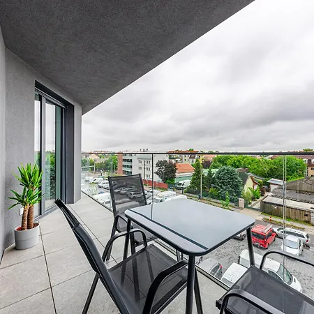 Zenit Sunrise Oasis -garage, Balcony & Smart Tv Lägenhet Budapest