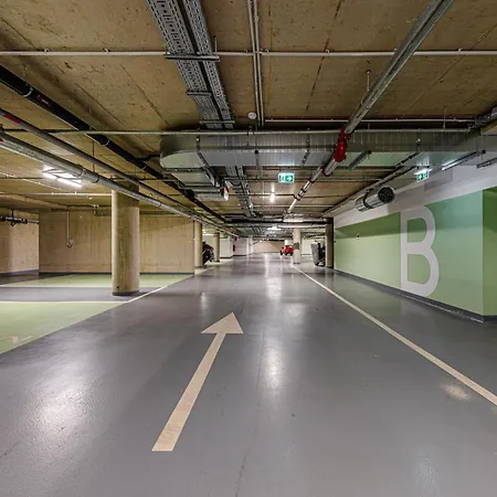 Zenit Sunrise Oasis -garage, Balcony & Smart Tv