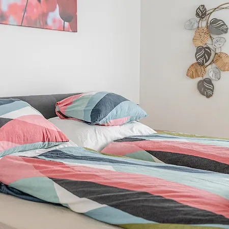 Zenit Sunrise Oasis -garage, Balcony & Smart Tv Lägenhet *