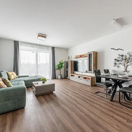 Zenit Sunrise Oasis -garage, Balcony & Smart Tv Lägenhet *