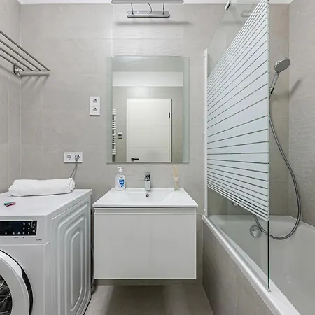 Zenit Sunrise Oasis -garage, Balcony & Smart Tv *