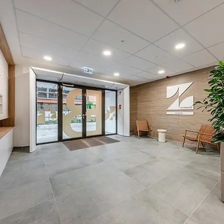 Zenit Sunrise Oasis -garage, Balcony & Smart Tv