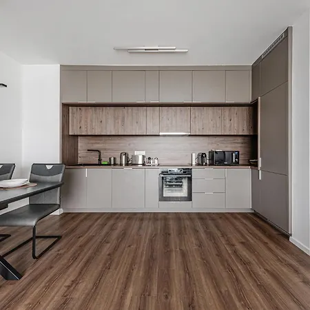 Lägenhet Zenit Sunrise Oasis -garage, Balcony & Smart Tv