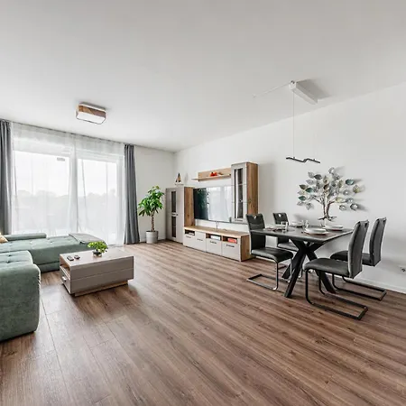 Zenit Sunrise Oasis -garage, Balcony & Smart Tv Lägenhet Budapest