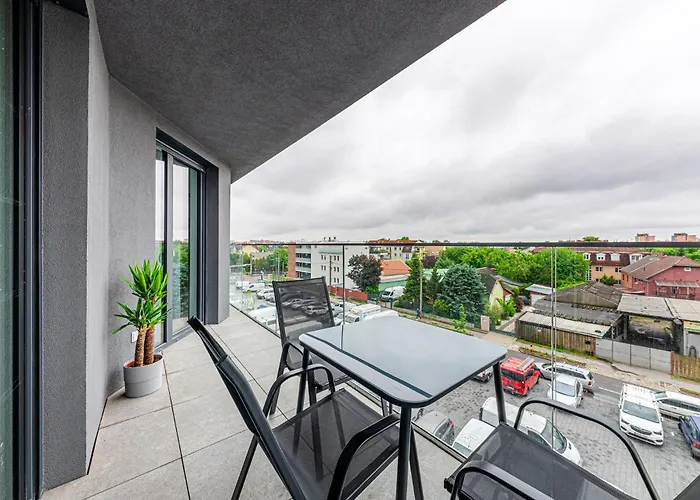 Zenit Sunrise Oasis -garage, Balcony&smart Tv Apartment Budapest