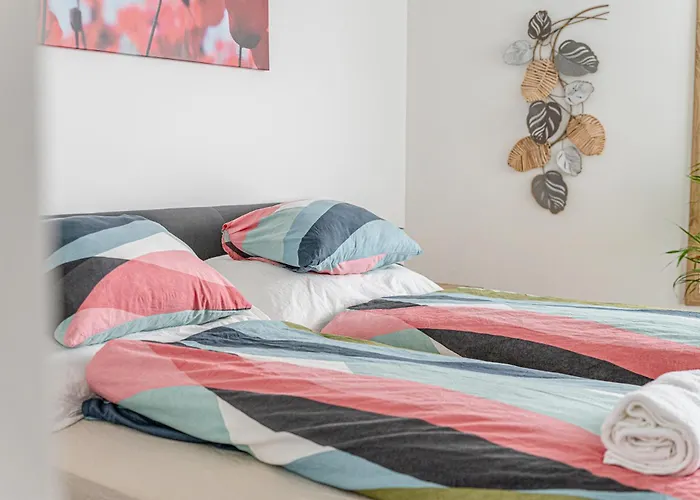 Zenit Sunrise Oasis -garage, Balcony&smart Tv Apartment *