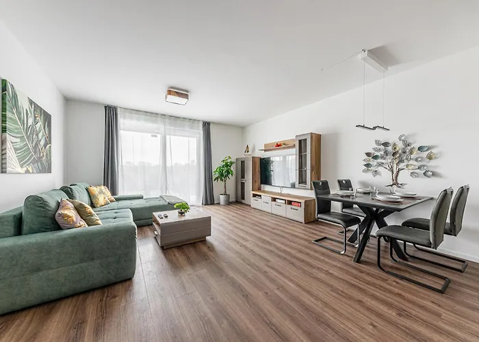 Zenit Sunrise Oasis -garage, Balcony&smart Tv Apartment *