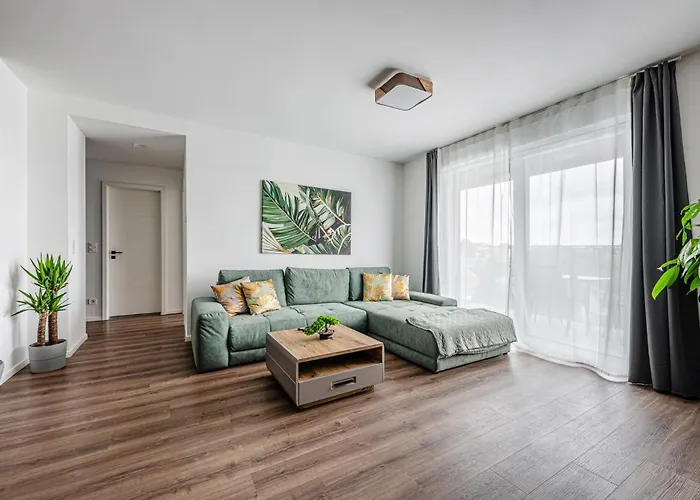 Zenit Sunrise Oasis -garage, Balcony & Smart Tv 公寓