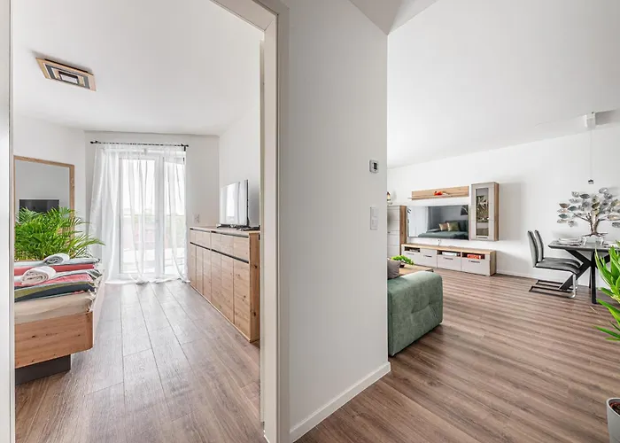 Zenit Sunrise Oasis -garage, Balcony&smart Tv Apartment *