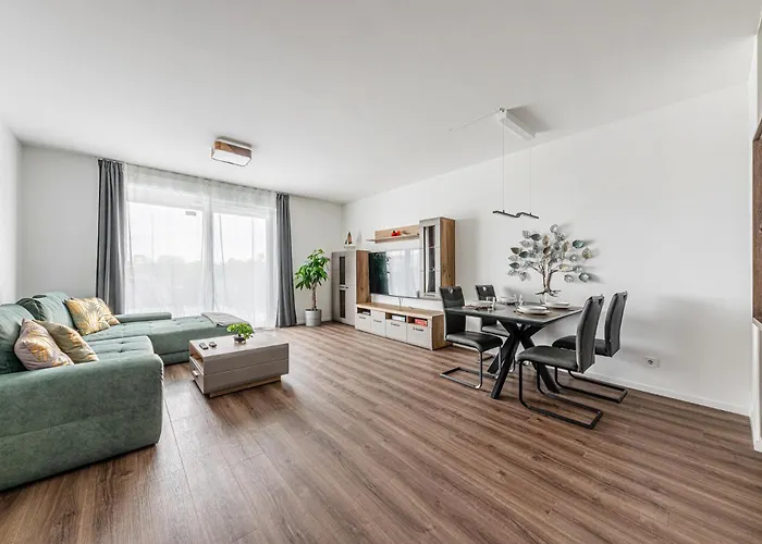 Zenit Sunrise Oasis -garage, Balcony&smart Tv Apartment Budapest