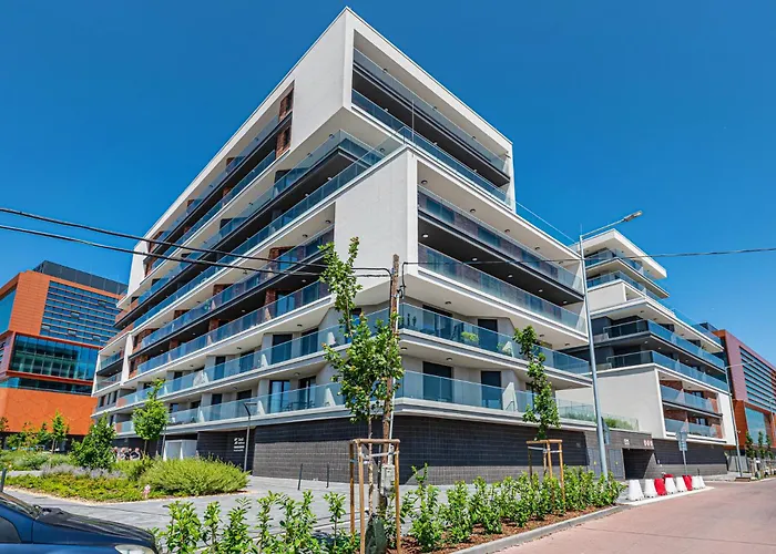 Zenit Sunrise Oasis -garage, Balcony&smart Tv Apartment