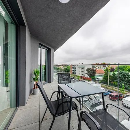 Zenit Sunrise Oasis -garage, Balcony & Smart Tv Apartament Budapeszt