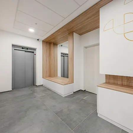 Zenit Sunrise Oasis -garage, Balcony & Smart Tv