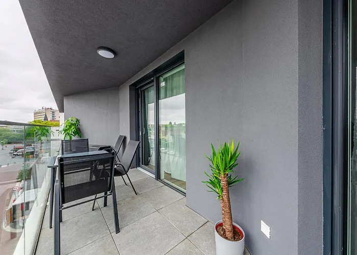 Zenit Sunrise Oasis -garage, Balcony & Smart Tv *