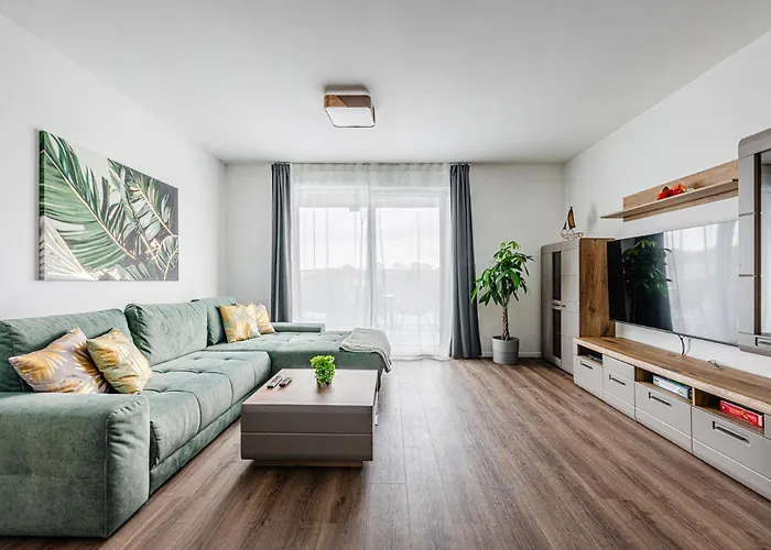 Zenit Sunrise Oasis -garage, Balcony & Smart Tv